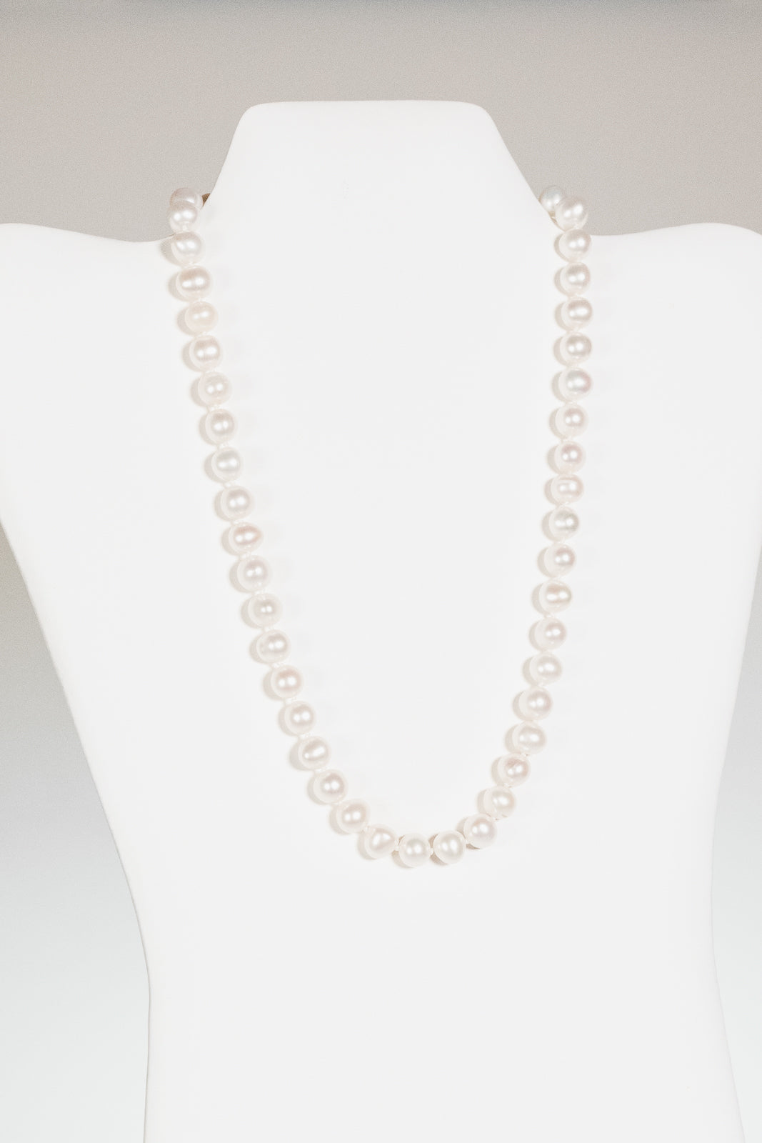 Classic Pearl Necklace